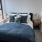 Hightide Luxury Seaside Apartment