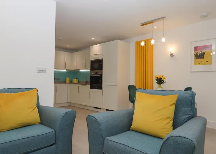 No 7 Rolle Gardens