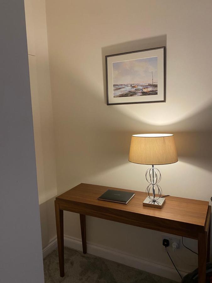 Dolphin House Flat 3 *