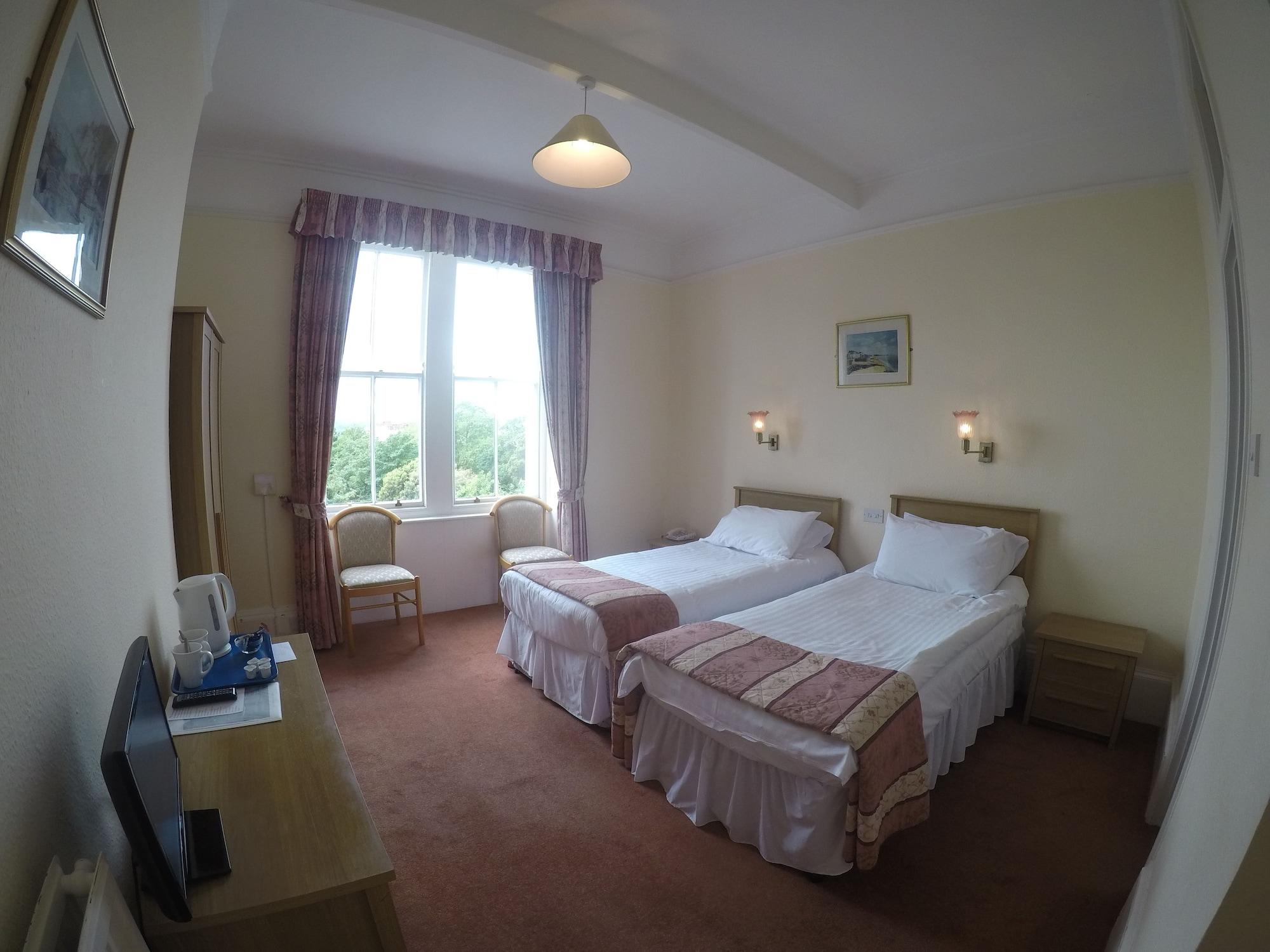 Manor 3* Exmouth