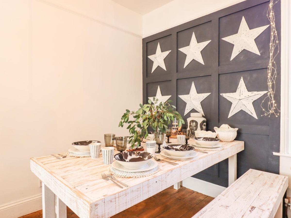 30 Camperdown Terrace *