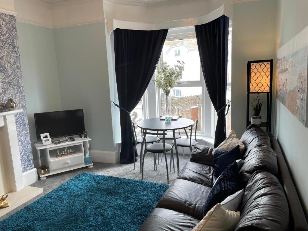Seaview With Parking Apartment Exmouth