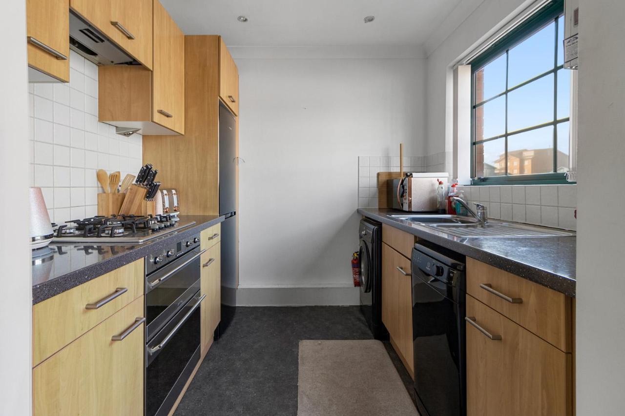 Marina Retreat Waterfront Apartment