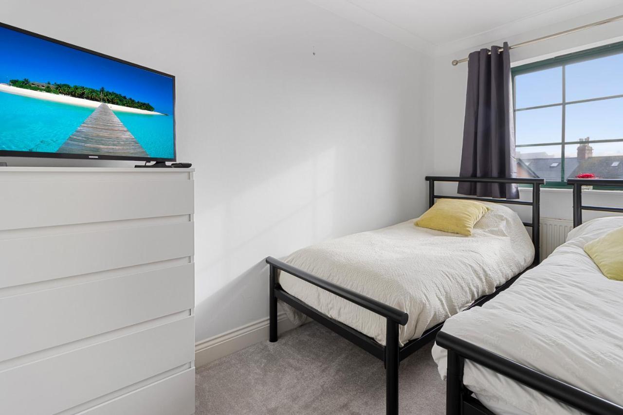 Marina Retreat Waterfront Apartment Exmouth