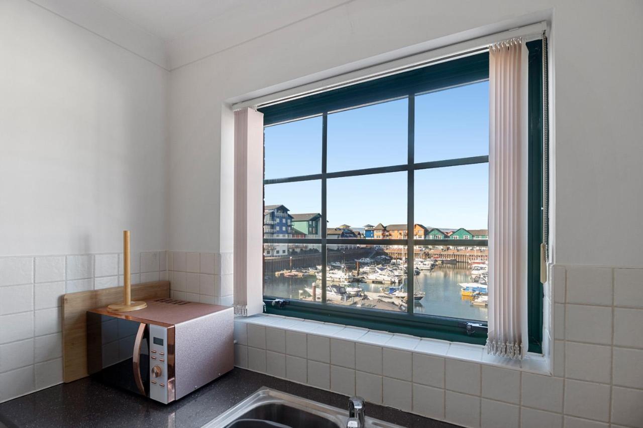 Marina Retreat Waterfront * Exmouth