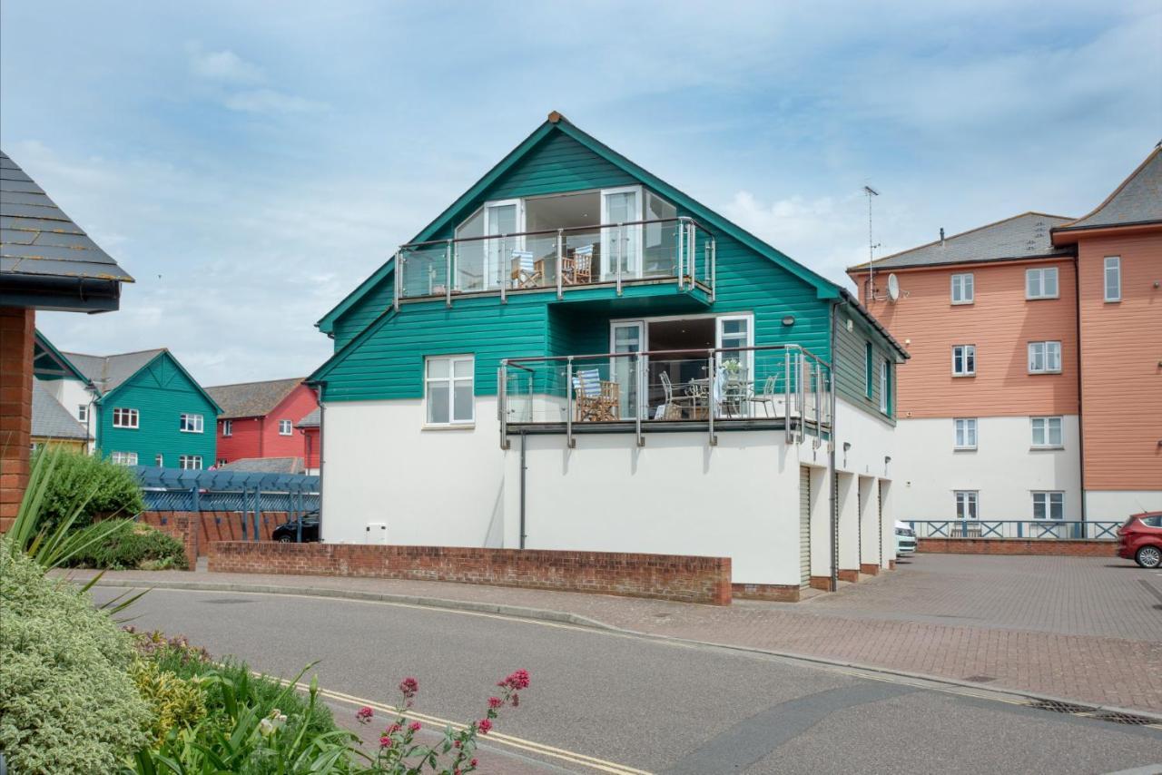 Holiday home Beacon House *
