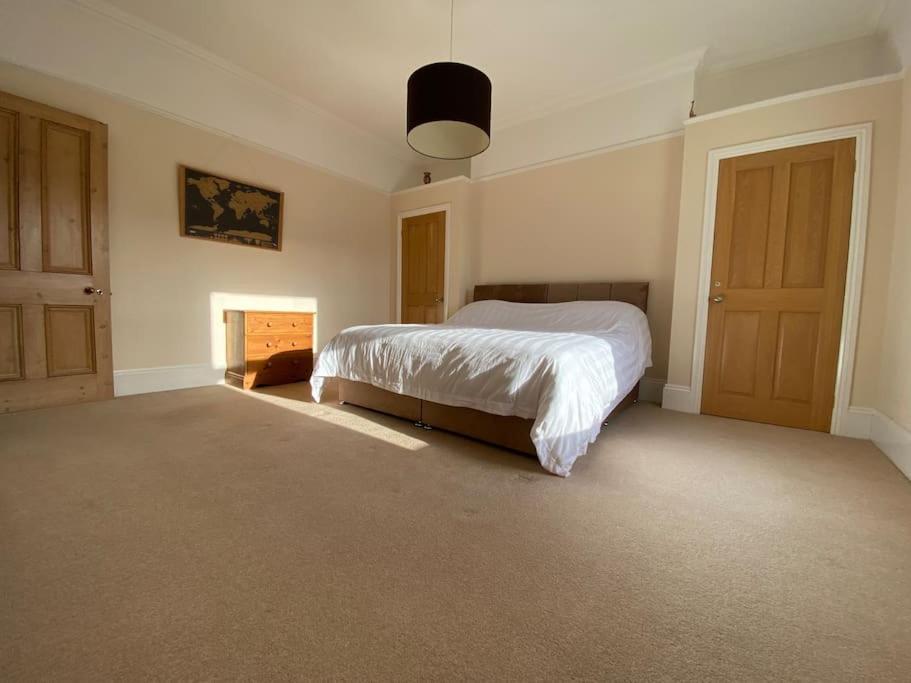 Dog Friendly Close To The And The Town * Exmouth