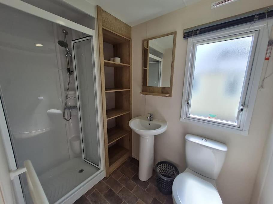 3 Bedroom Deluxe Caravan At Haven Devon Cliffs