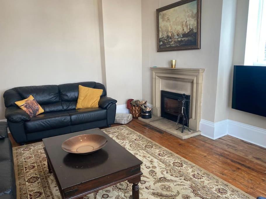 Dog Friendly Close To The And The Town *