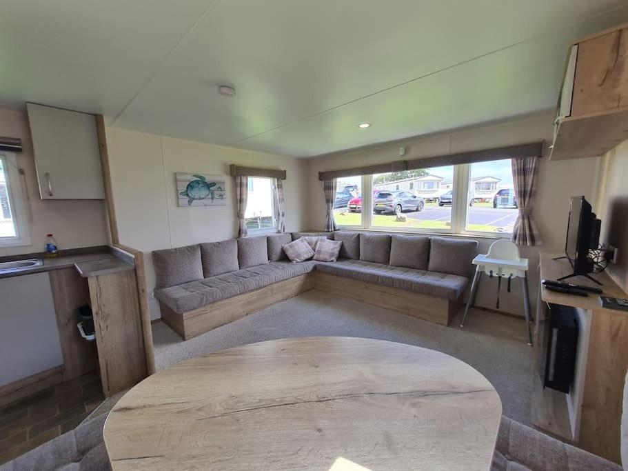 3 Bedroom Deluxe Caravan At Haven Devon Cliffs