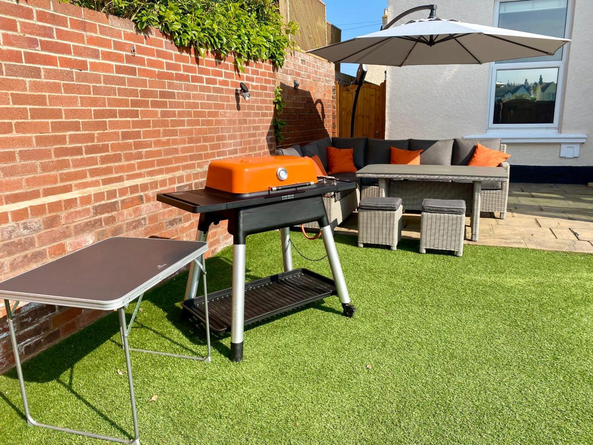 Dog Friendly Close To The And The Town Holiday home Exmouth