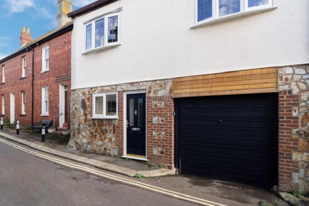 Classy Two Bed - Close To Town Centre & Exmouth