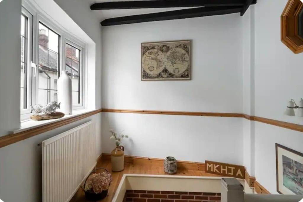 Classy Two Bed - Close To Town Centre & Holiday home