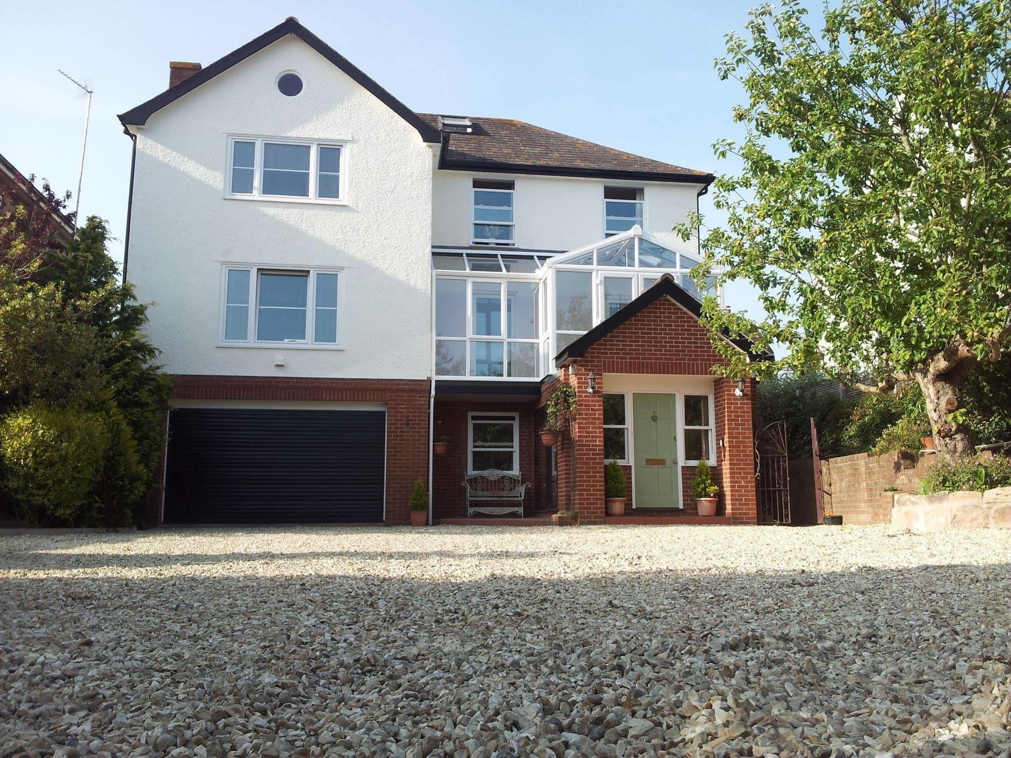 Cranleigh Bed & Breakfast