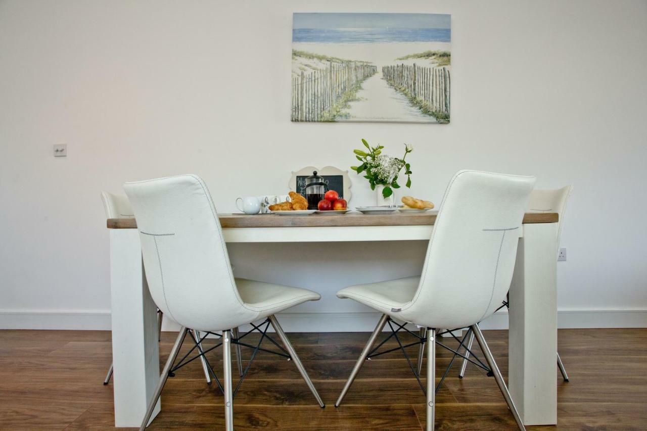Sunnymead Penthouse, *