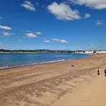 Unique Exmouth Family Holiday Home Close To Beach & Town