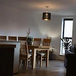 Cozy City Stay 2Br With Sofa Bed