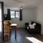1Br W Sofa Bed Private Yard