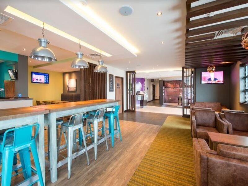 Hotel Premier Inn Exmouth Seafront 3*