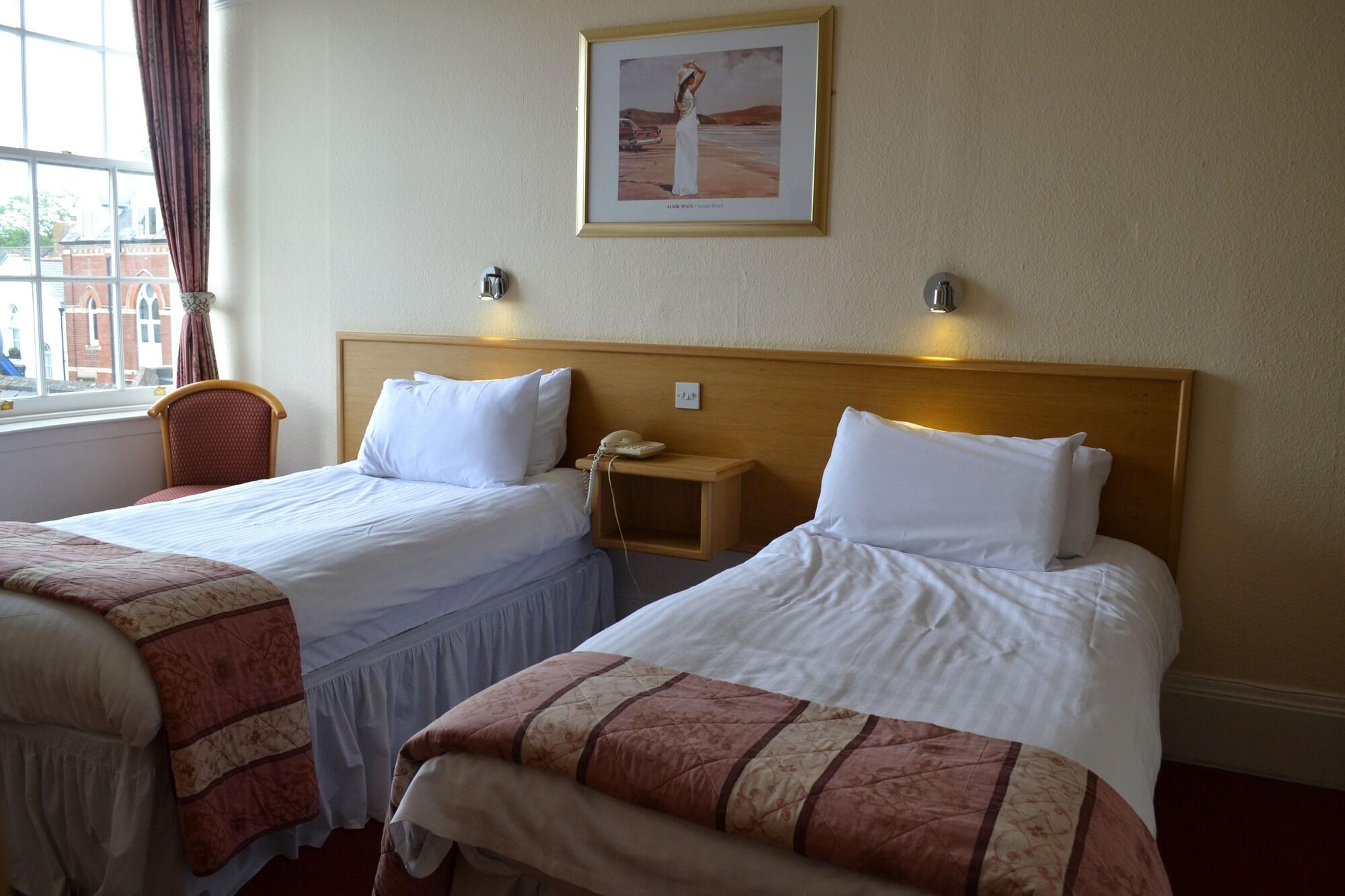 Manor Hotel