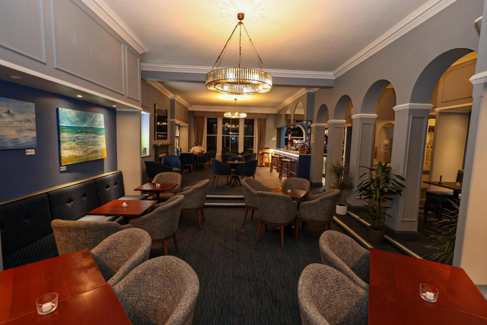 Manor 3* Exmouth