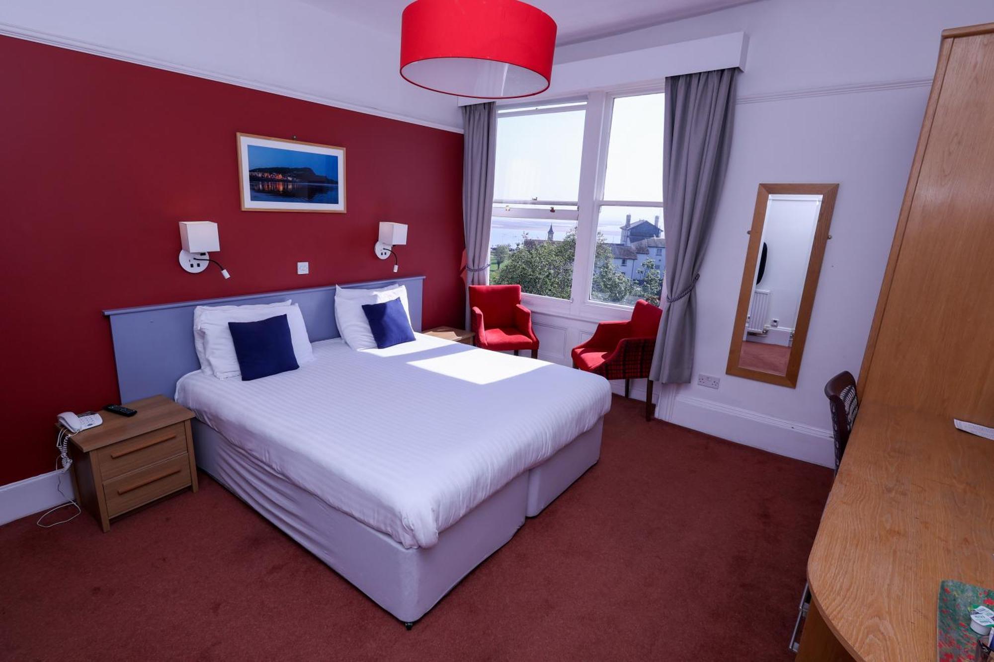 Manor 3* Exmouth