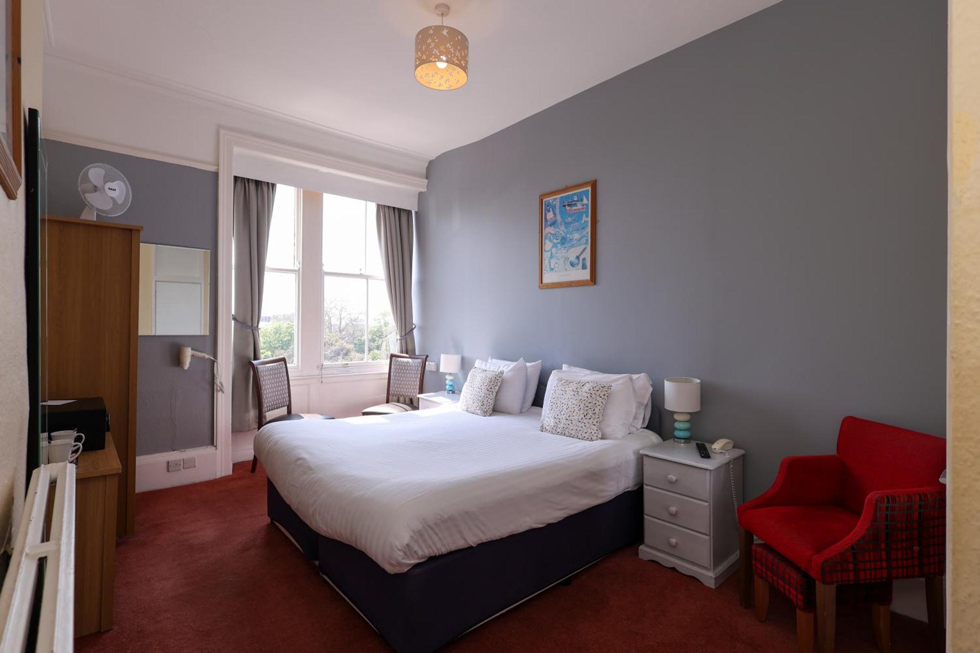 Manor Hotel 3*