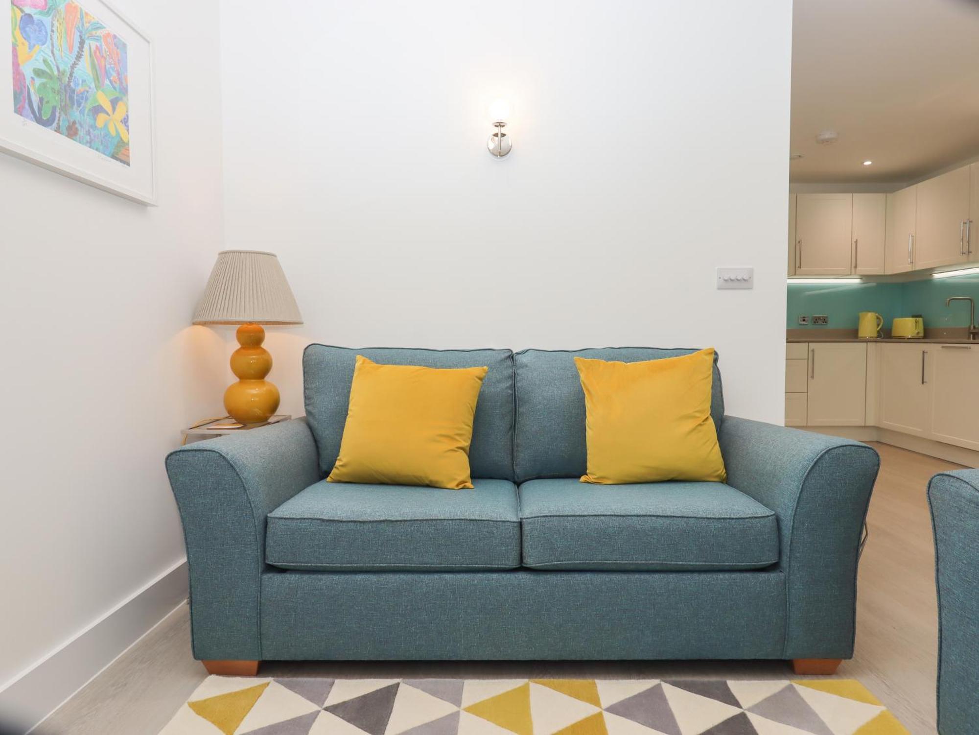 Apartment No 7 Rolle Gardens