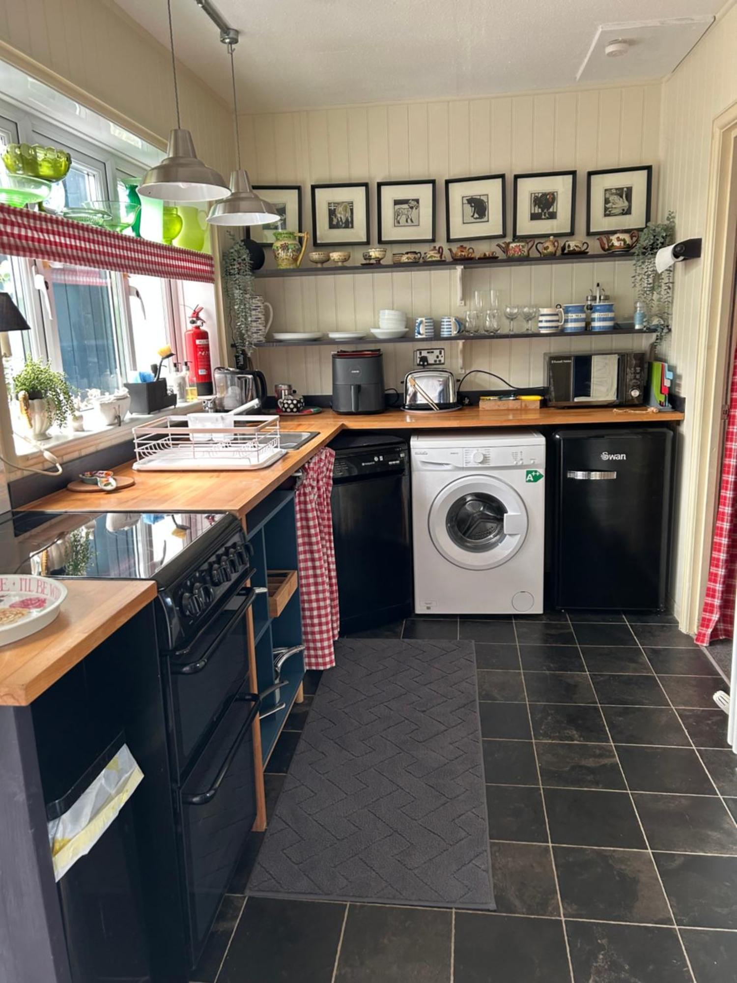 Number 28a * Exmouth