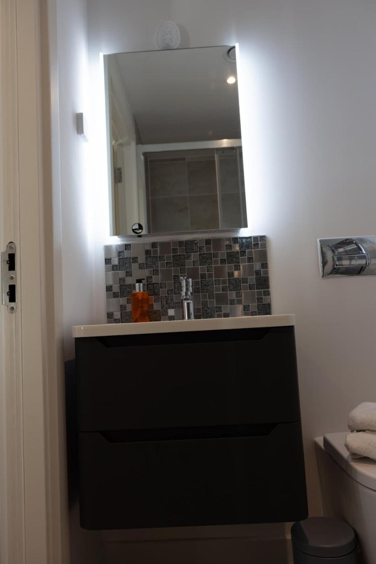 Modern 1br With Sofa Bed *