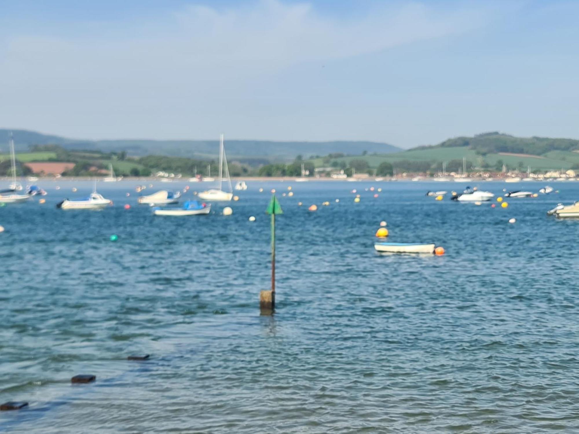 Luxury Beachfront Cockles-sea View-private Parking For 2 Cars-sleeps 10 Exmouth