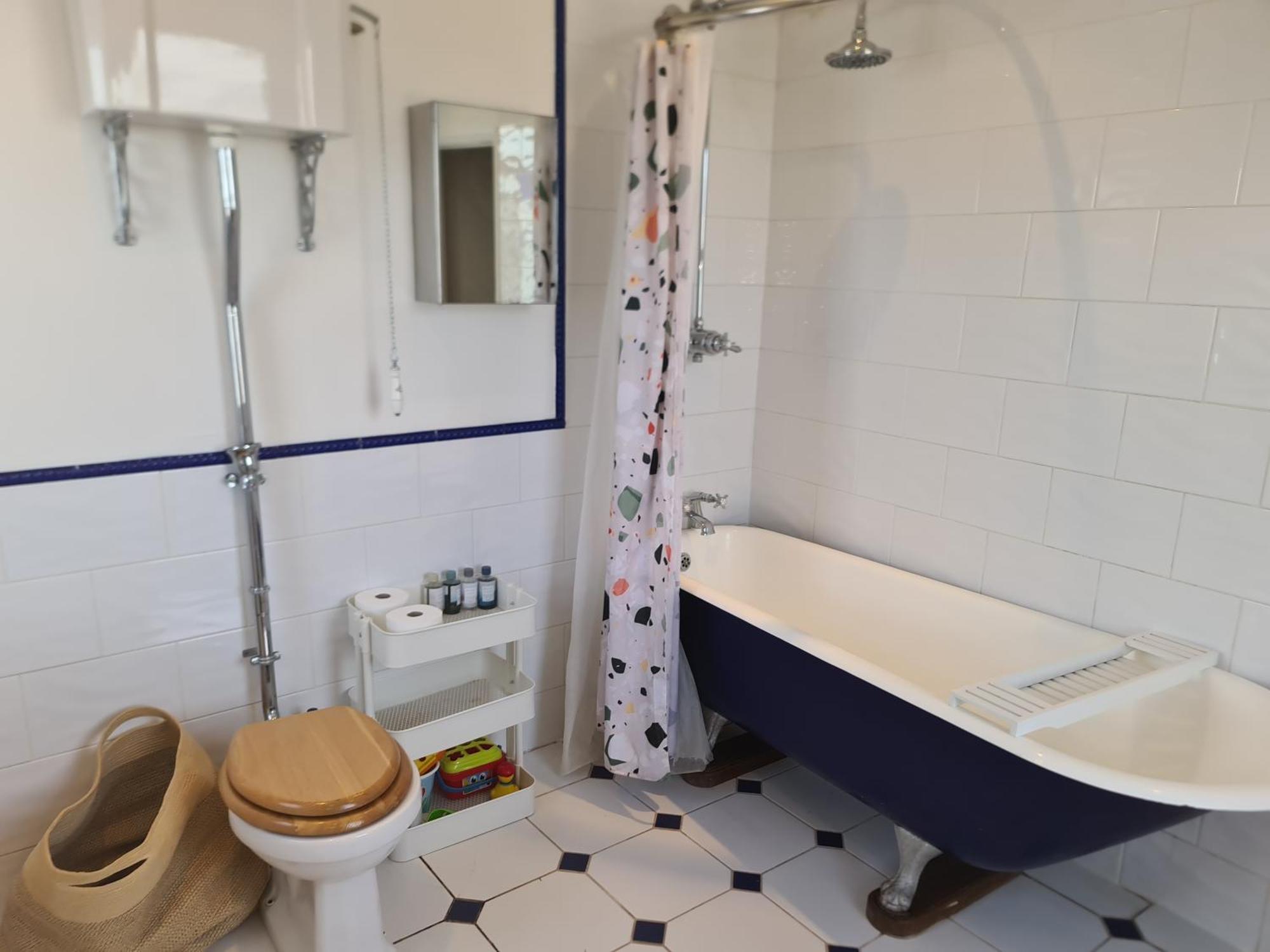 Luxury Beachfront Cockles-sea View-private Parking For 2 Cars-sleeps 10 Exmouth
