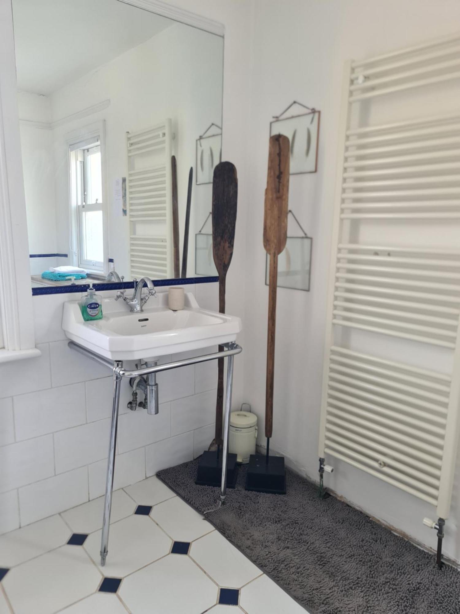 Holiday home Luxury Beachfront Cockles-sea View-private Parking For 2 Cars-sleeps 10