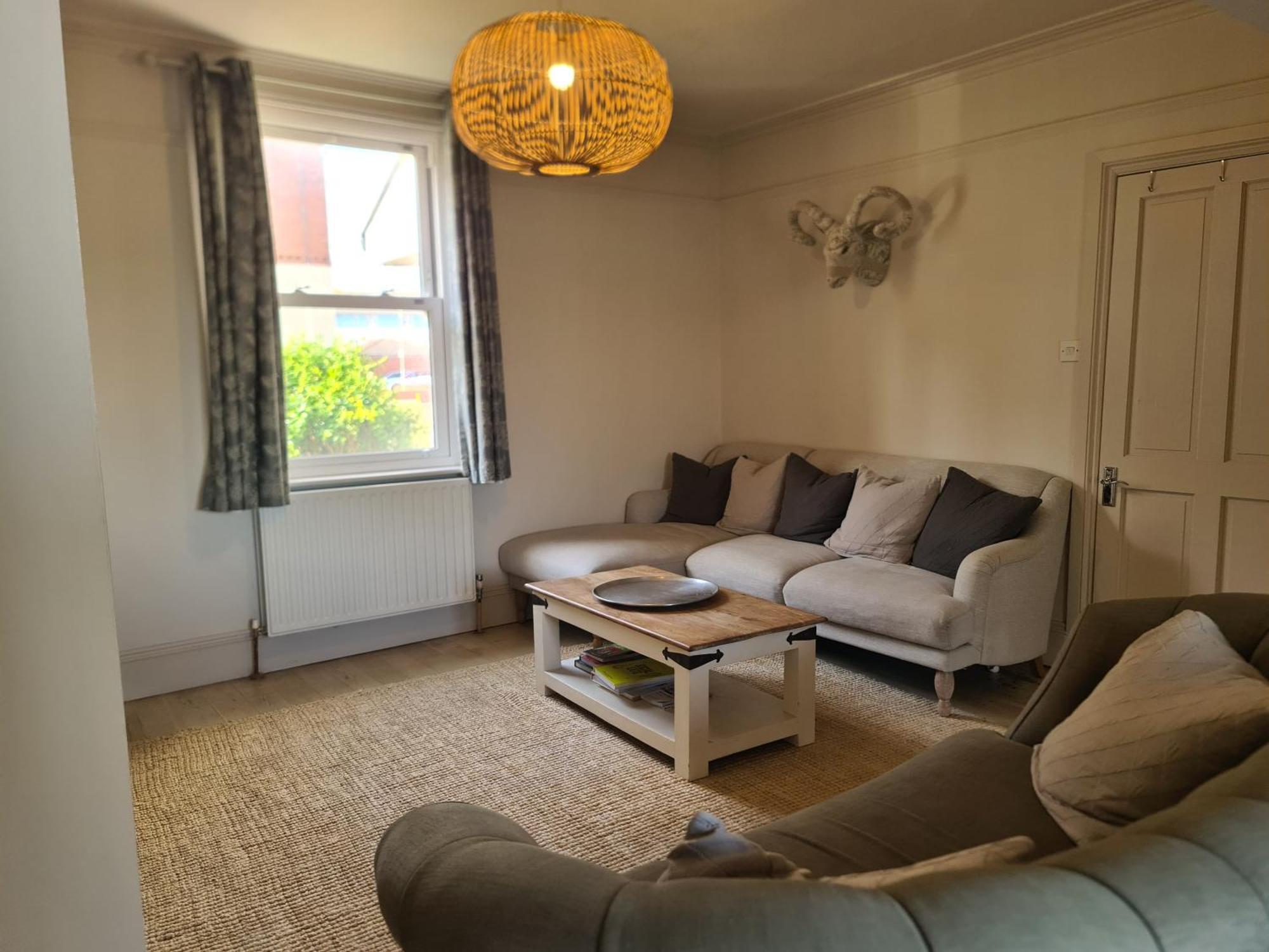 Luxury Beachfront Cockles-sea View-private Parking For 2 Cars-sleeps 10