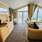 A Seaview Luxury Lodge At Kestral Haven