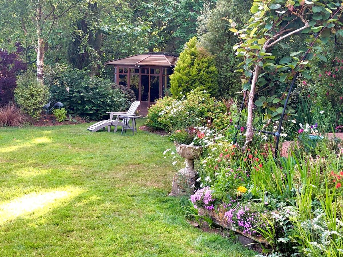 Seven Acre Corner *