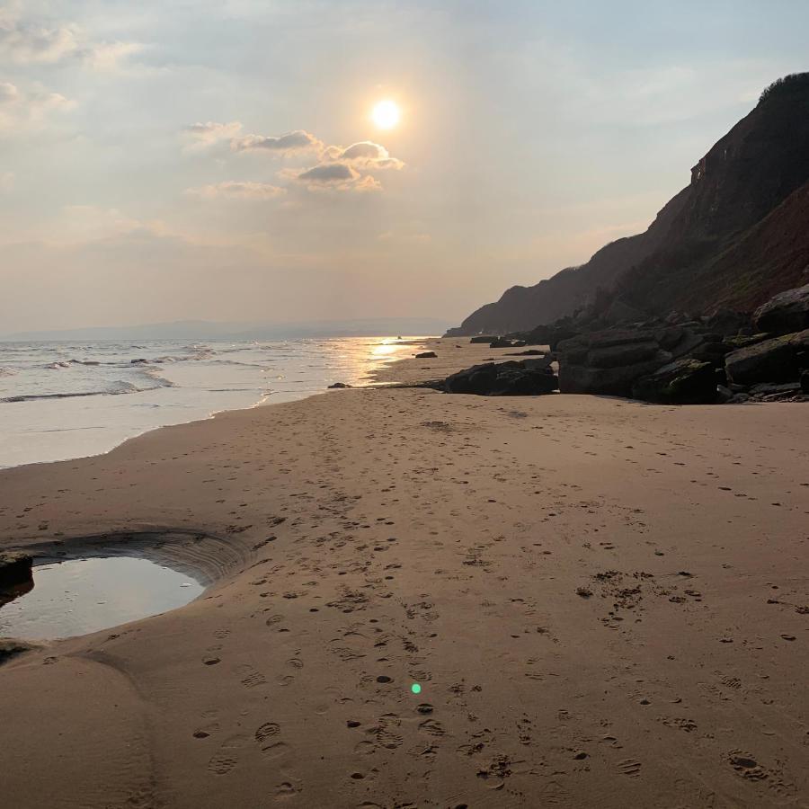 Sandy Feet Retreat *