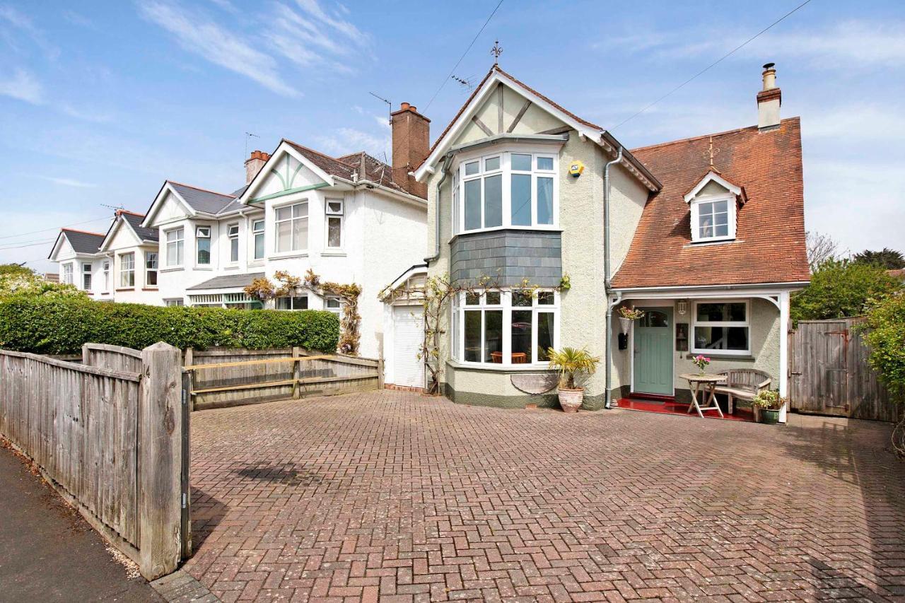Holiday home Spacious 4 Bed House In Fabulous Seaside Town *