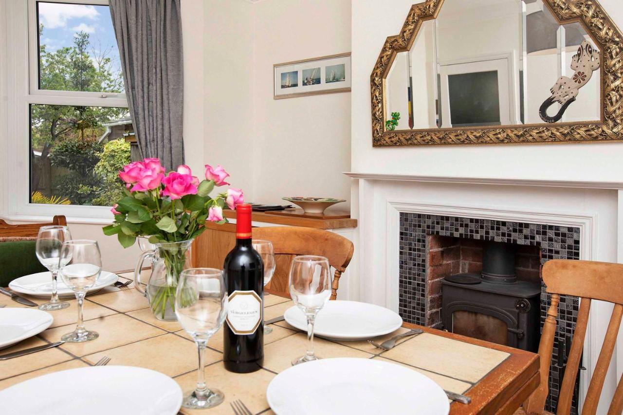 Casa de férias Spacious 4 Bed House In Fabulous Seaside Town