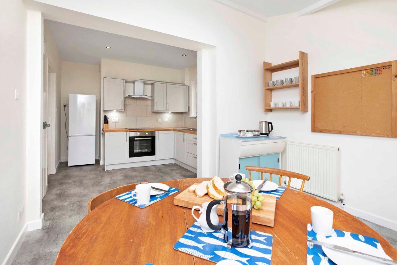Casa de férias Spacious 4 Bed House In Fabulous Seaside Town *