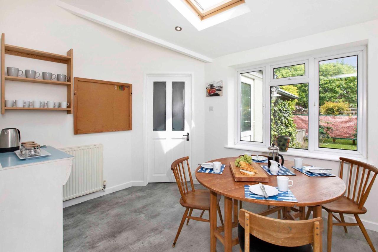 Spacious 4 Bed House In Fabulous Seaside Town