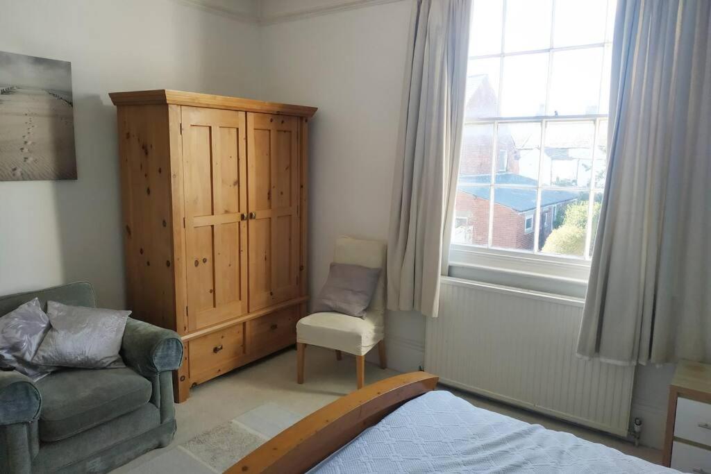 Huge 5 Bed Grade Ii Listed In Heart Of Town Exmouth