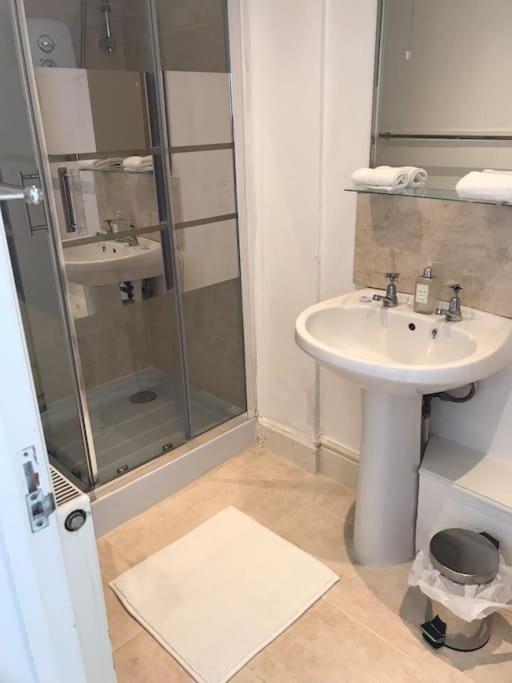 Holiday home Huge 5 Bed Grade Ii Listed In Heart Of Town *