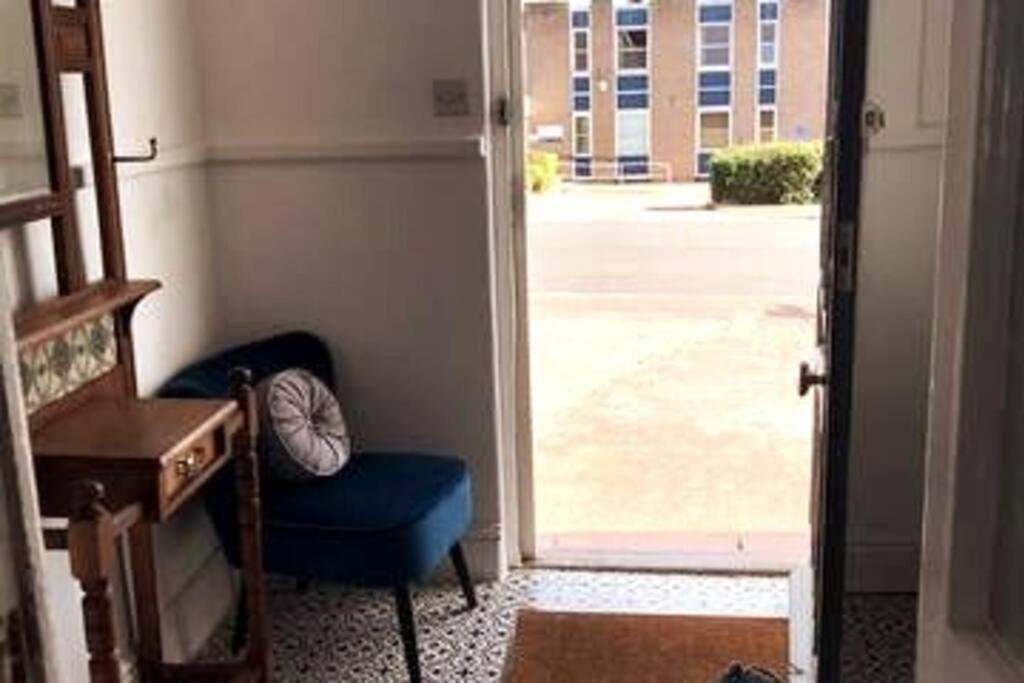 Huge 5 Bed Grade Ii Listed In Heart Of Town Holiday home *