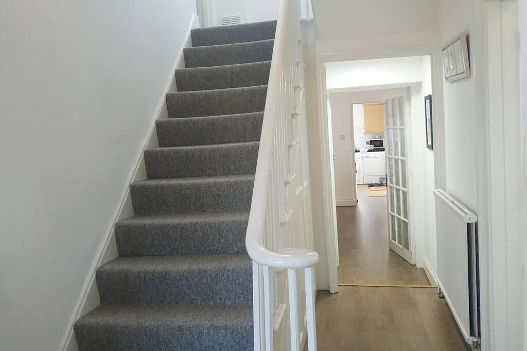 Huge 5 Bed Grade Ii Listed In Heart Of Town * Exmouth