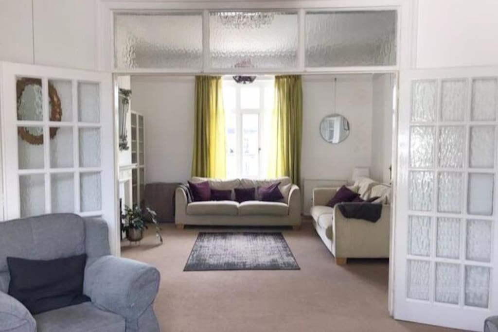 Huge 5 Bed Grade Ii Listed In Heart Of Town Holiday home