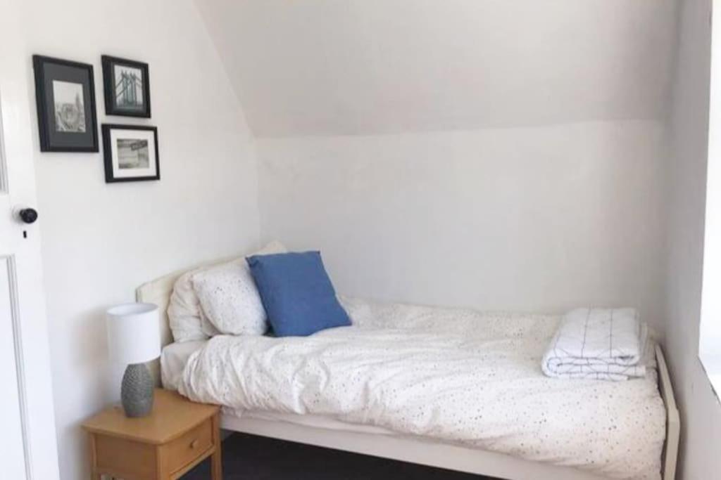 Holiday home Huge 5 Bed Grade Ii Listed In Heart Of Town Exmouth