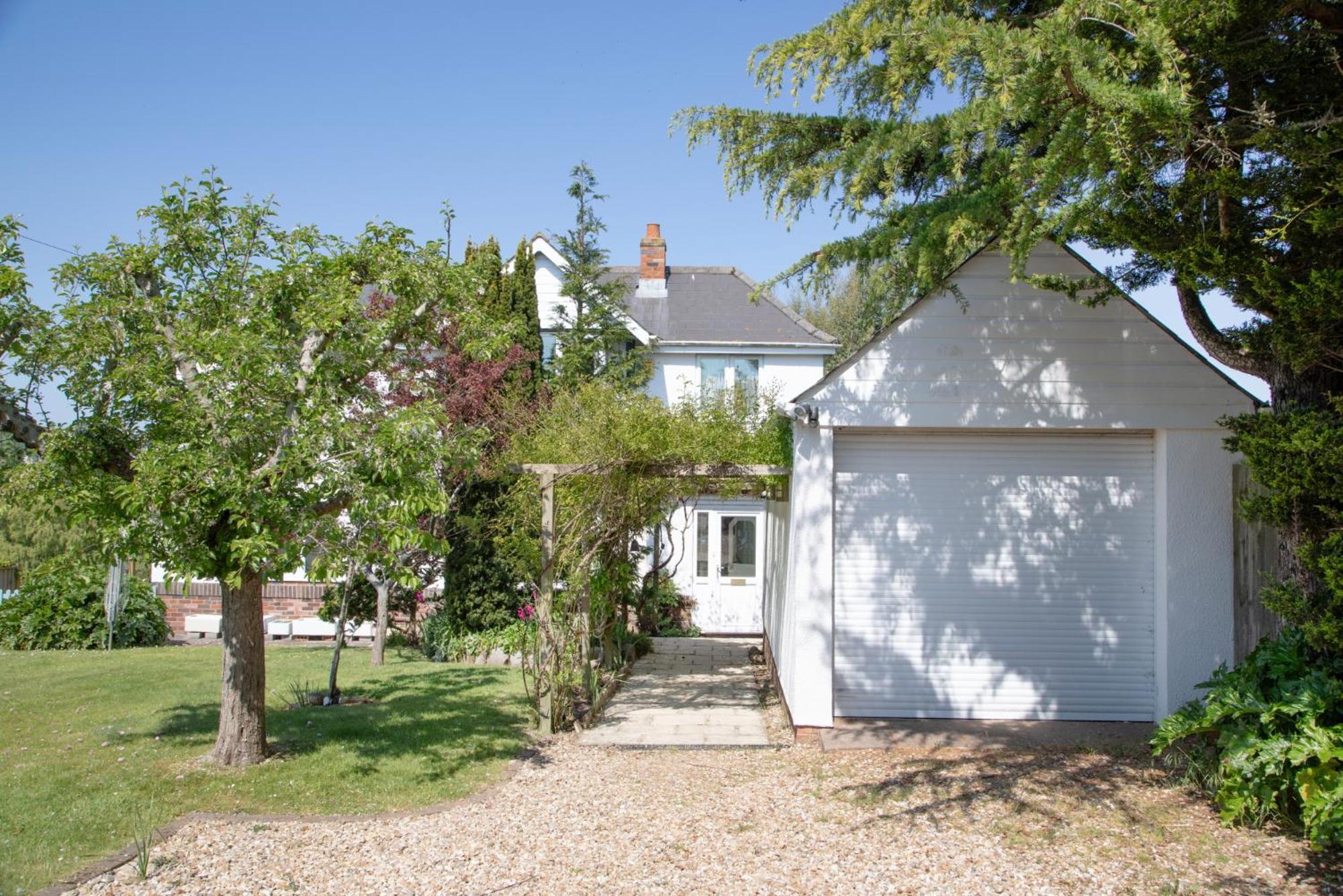 Holiday home Lark Rise *