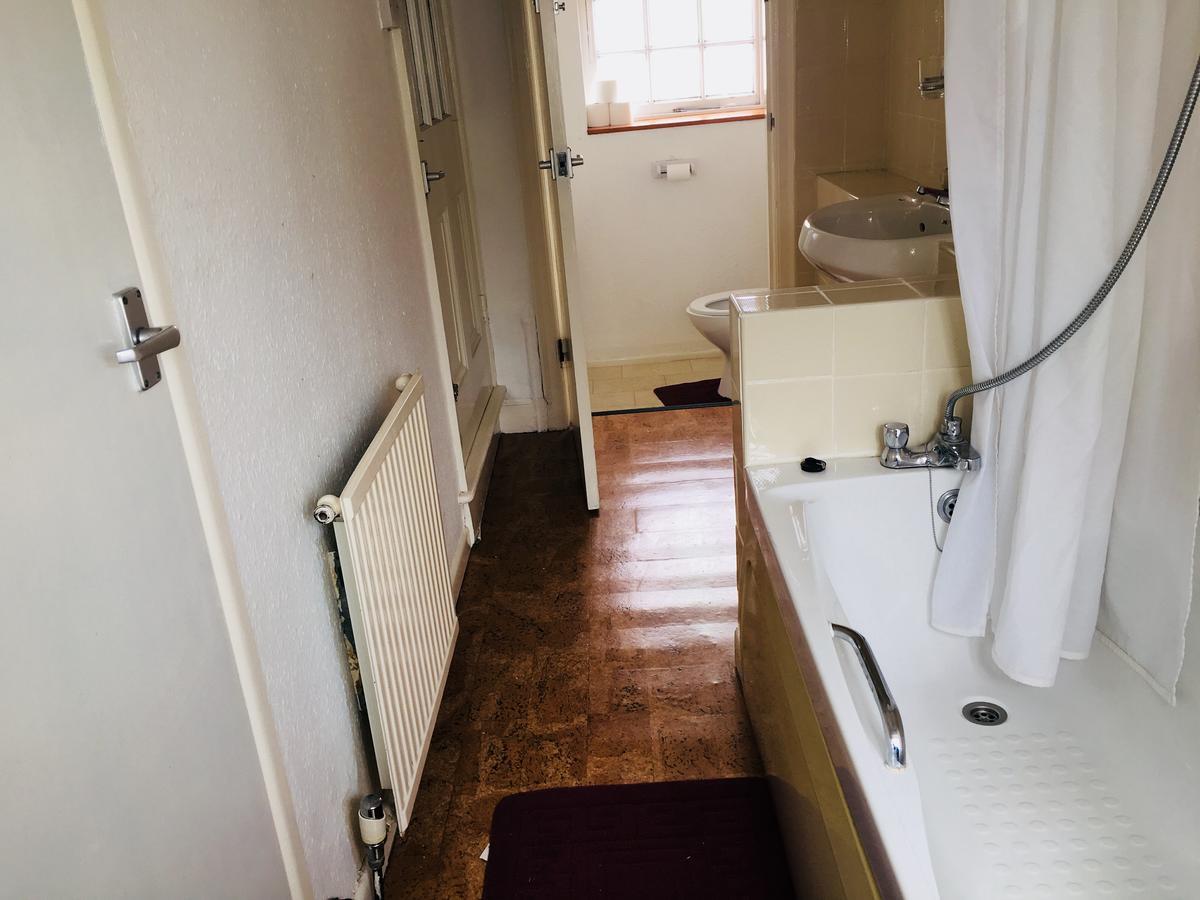 Bed & Breakfast Ash 3*