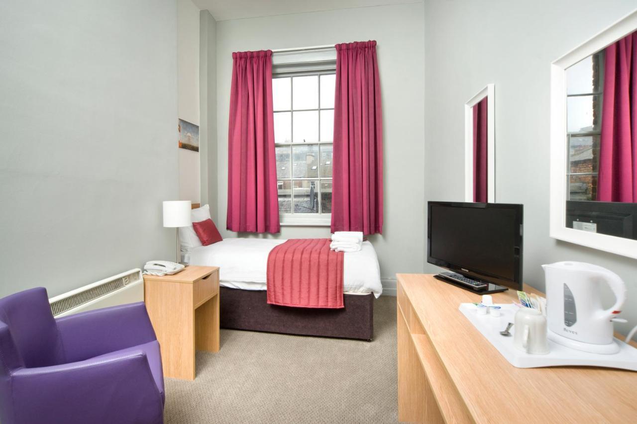 Hotel The Grand *